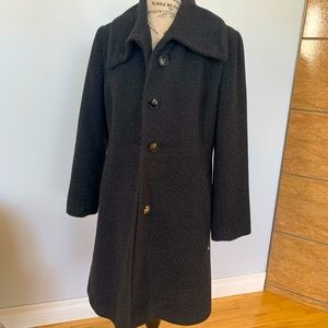 Beautiful grey wool blend coat. Size 6 petite.